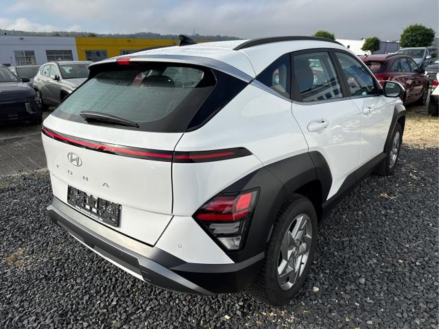 Hyundai / KONA / Weiß / / / DCT 198PS NAVI SHZ ACC PDC v+h 