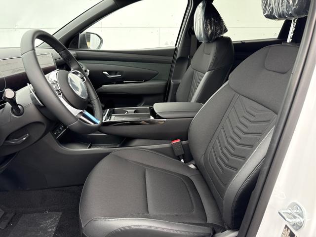 Hyundai / TUCSON / Weiß / / / MHEV DCT ACC SHZ 360 MATRIX KRELL 