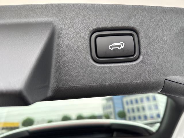 Hyundai / TUCSON / Weiß / / / MHEV DCT ACC SHZ 360 MATRIX KRELL 