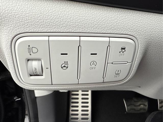 Hyundai / BAYON / Schwarz / / / DCT SHZ KLIMAAUTOMATIK PDC NAVI RFK