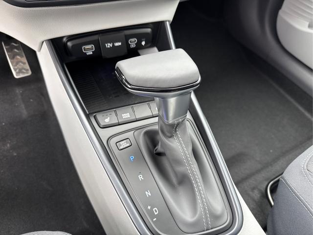 Hyundai / BAYON / Schwarz / / / DCT SHZ KLIMAAUTOMATIK PDC NAVI RFK