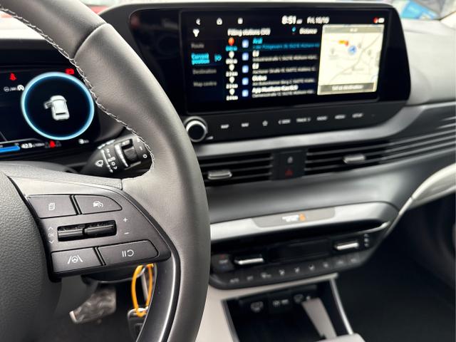 Hyundai / BAYON / Schwarz / / / DCT SHZ KLIMAAUTOMATIK PDC NAVI RFK