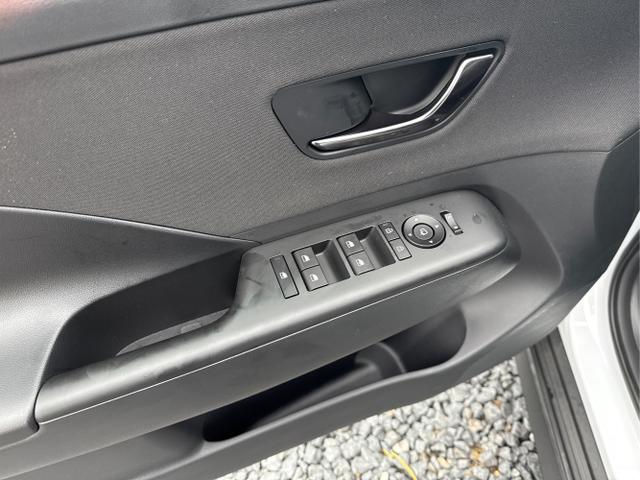 Hyundai / KONA / Weiß / / / 1.6 T-GDi DCT N-LINE SHZ NAVI ACC RFK