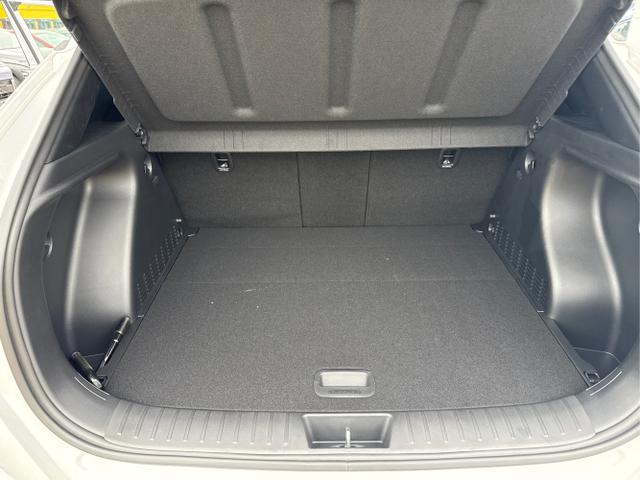 Hyundai / KONA / Weiß / / / 1.6 T-GDi DCT N-LINE SHZ NAVI ACC RFK