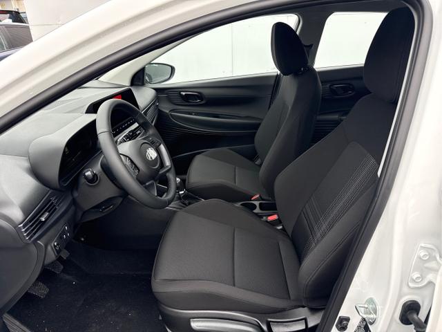 Hyundai / BAYON / Weiß / / / NAVI RFK PDC TEMPOMAT 