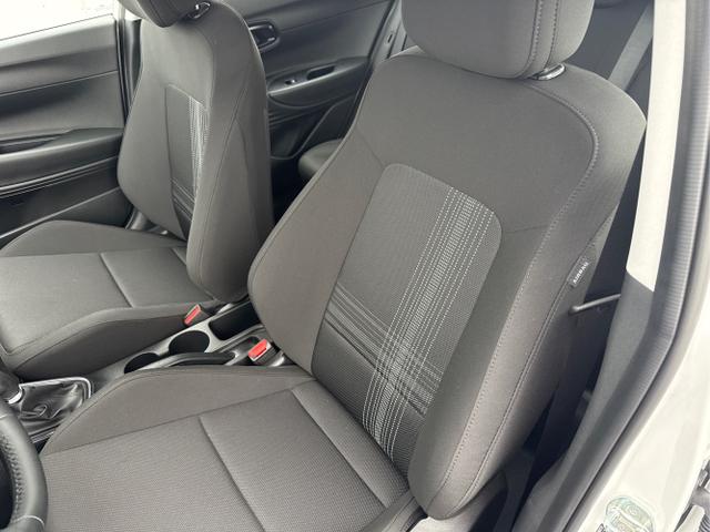 Hyundai / BAYON / Weiß / / / NAVI RFK PDC TEMPOMAT 