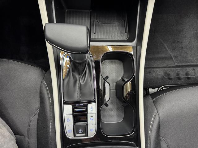 Hyundai TUCSON STYLE DCT ACC SHZ NAVI PDC RFK 