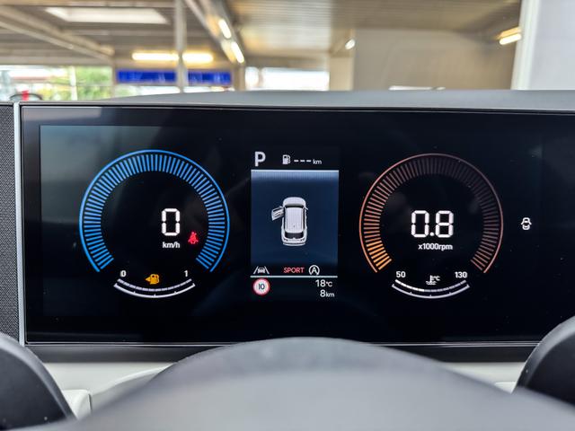 Hyundai TUCSON STYLE DCT ACC SHZ NAVI PDC RFK 