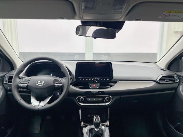 Hyundai i30 STYLE NAVI LED RFK PDC 