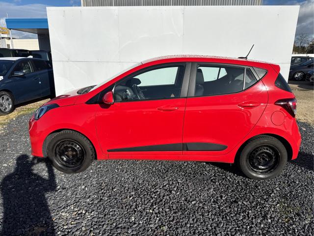 Hyundai / i10 / Rot / / / 