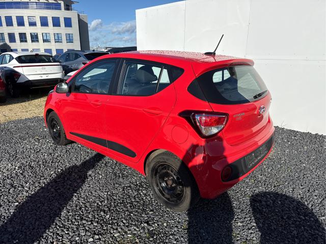 Hyundai / i10 / Rot / / / 