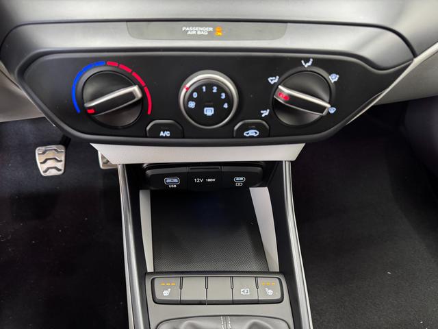 Hyundai BAYON COMFORT FL SHZ LED NAVI RFK PDC TEMPOMAT 