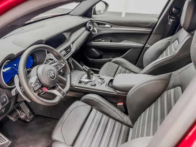 Alfa Romeo Stelvio QUADRIFOGLIO VERDE AKRAPOVIC Technologie-Paket 