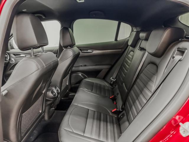 Alfa Romeo Stelvio QUADRIFOGLIO VERDE AKRAPOVIC Technologie-Paket 