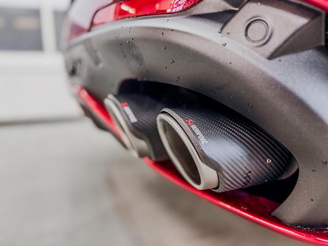 Alfa Romeo Stelvio QUADRIFOGLIO VERDE AKRAPOVIC Technologie-Paket 