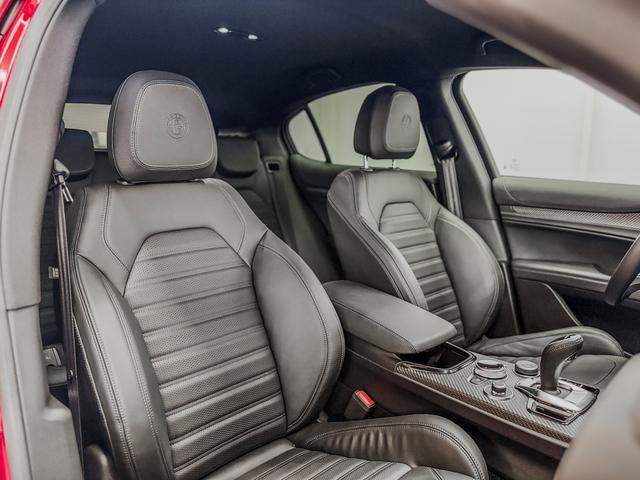 Alfa Romeo Stelvio QUADRIFOGLIO VERDE AKRAPOVIC Technologie-Paket 