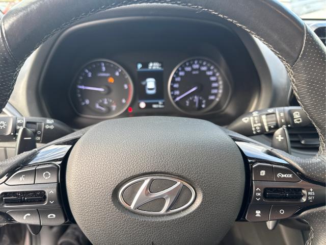 Hyundai / i30 / Grau /  /  / DCT ACC NAVI SHZ RFK 