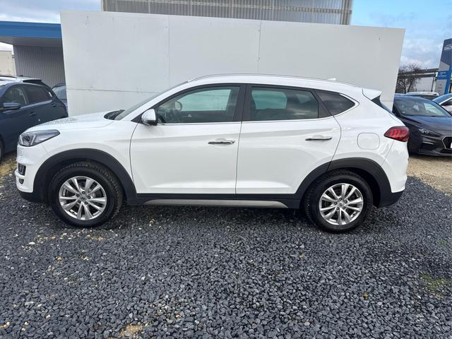 Hyundai TUCSON PREMIUM 4WD NAVI SHZ v+h 360 KRELL RFK PDC LED 