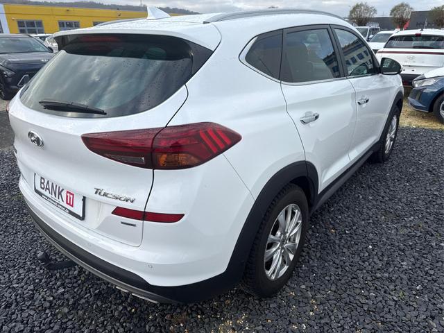 Hyundai TUCSON PREMIUM 4WD NAVI SHZ v+h 360 KRELL RFK PDC LED 