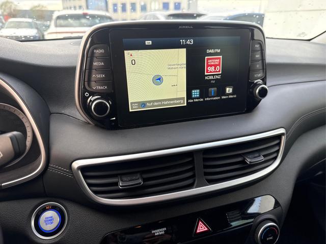 Hyundai TUCSON PREMIUM 4WD NAVI SHZ v+h 360 KRELL RFK PDC LED 