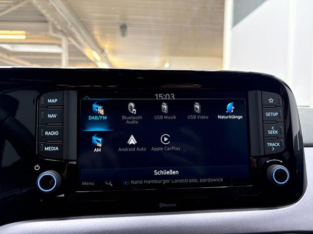 Hyundai i10 PREMIUM AUT SHZ SMART KEY KLIMAAUTOMATIK AMBIENTE ALU RFK PDC NAVI 