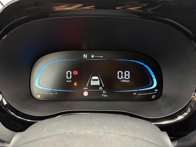 Hyundai i10 PREMIUM AUT SHZ SMART KEY KLIMAAUTOMATIK AMBIENTE ALU RFK PDC NAVI 