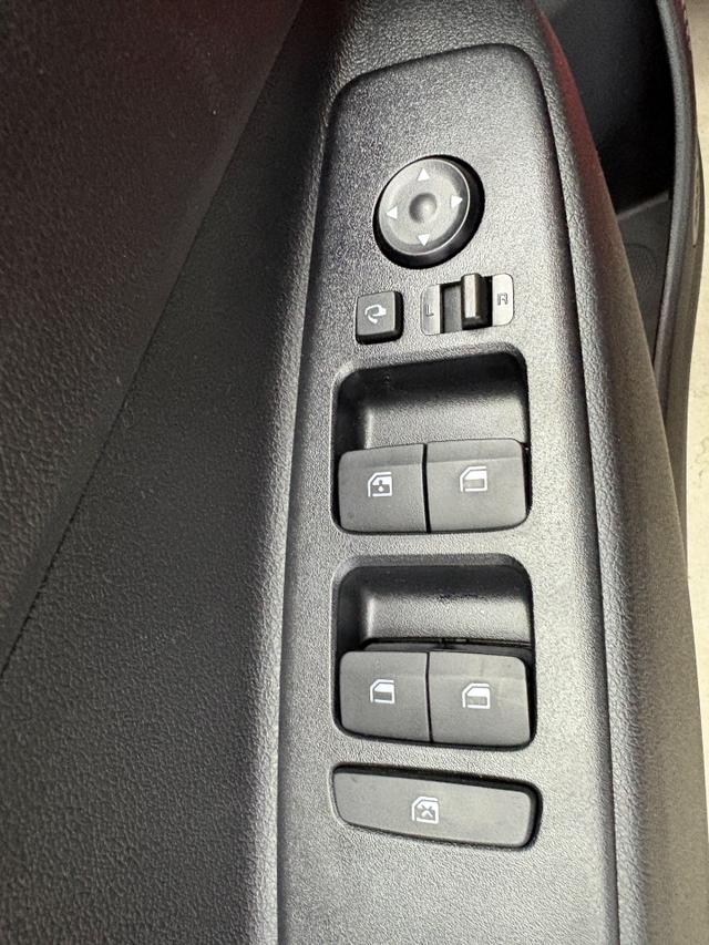 Hyundai i10 PREMIUM AUT SHZ SMART KEY KLIMAAUTOMATIK AMBIENTE ALU RFK PDC NAVI 