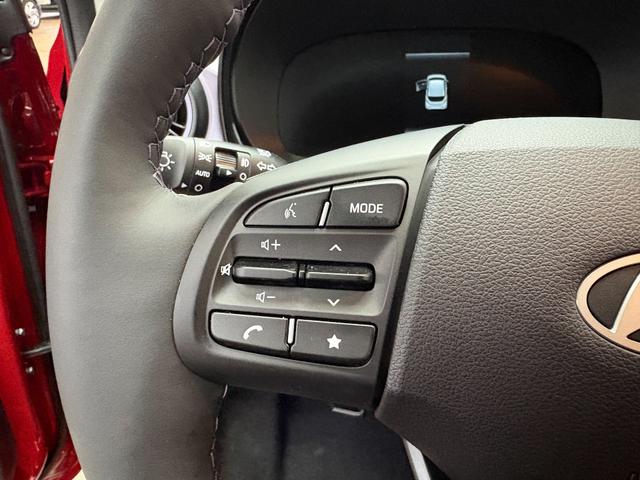 Hyundai i10 PREMIUM AUT SHZ SMART KEY KLIMAAUTOMATIK AMBIENTE ALU RFK PDC NAVI 