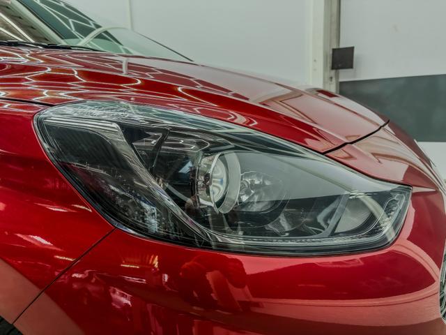 Hyundai i10 PREMIUM AUT SHZ SMART KEY KLIMAAUTOMATIK AMBIENTE ALU RFK PDC NAVI 