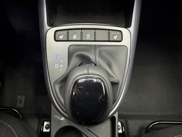 Hyundai i10 PREMIUM AUT SHZ SMART KEY KLIMAAUTOMATIK AMBIENTE ALU RFK PDC NAVI 