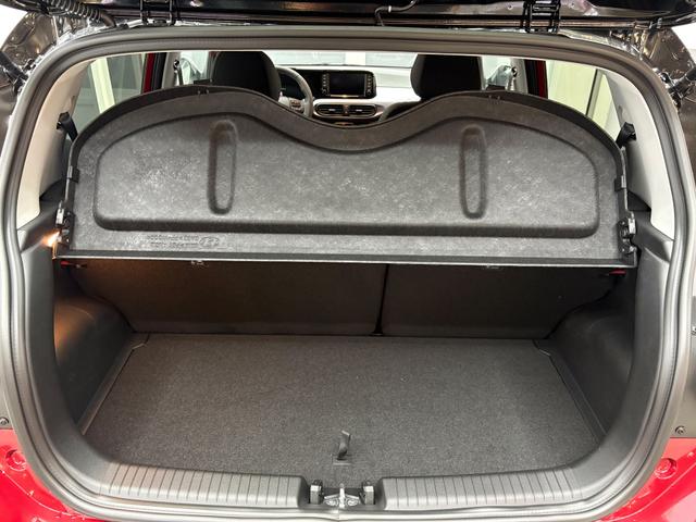 Hyundai i10 PREMIUM AUT SHZ SMART KEY KLIMAAUTOMATIK AMBIENTE ALU RFK PDC NAVI 