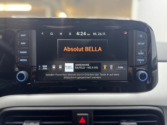 Hyundai i10 PREMIUM AUT SHZ KLIMAAUTOMATIK AMBIENTE ALU RFK PDC NAVI 