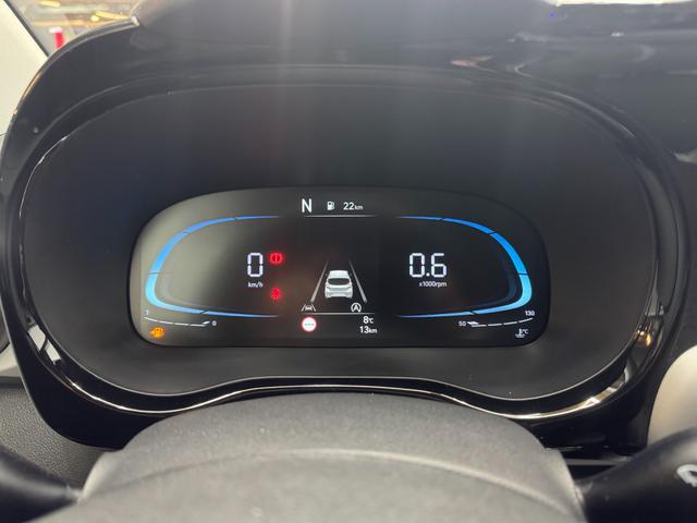 Hyundai i10 PREMIUM AUT SHZ KLIMAAUTOMATIK AMBIENTE ALU RFK PDC NAVI 