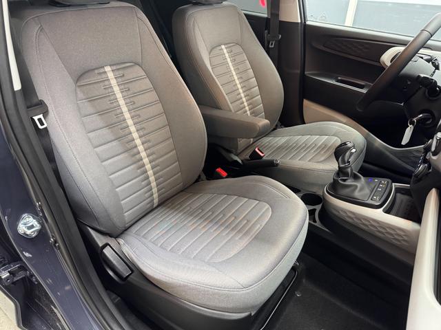 Hyundai i10 PREMIUM AUT SHZ KLIMAAUTOMATIK AMBIENTE ALU RFK PDC NAVI 