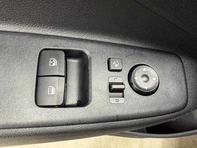 Hyundai i10 STYLE AUT KLIMAAUTOMATIK NAVI SHZ RFK TEMPOMAT 