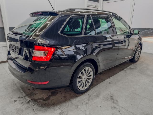 Skoda Fabia Combi AMBITION KLIMAAUTOMATIK RFK PDC SHZ 