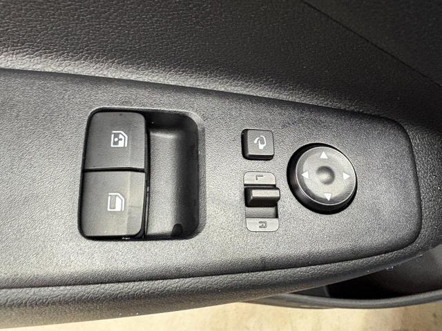 Hyundai i10 STYLE AUT KLIMAAUTOMATIK NAVI SHZ RFK TEMPOMAT 