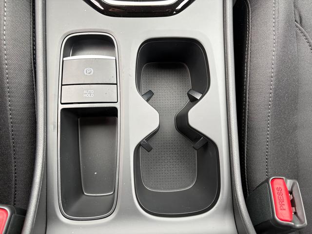 Hyundai TUCSON STYLE 18 ALU KLIMAAUTOMATIK TOTWINKEL NAVI SHZ RFK PDC 