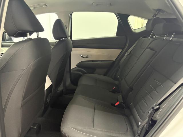 Hyundai TUCSON STYLE KLIMAAUTOMATIK TOTWINKEL NAVI SHZ RFK PDC 