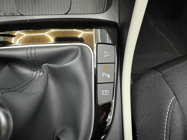 Hyundai TUCSON STYLE KLIMAAUTOMATIK TOTWINKEL NAVI SHZ RFK PDC 