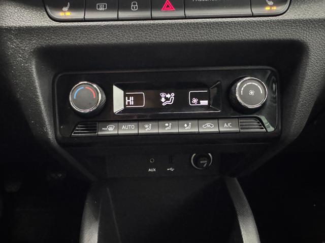 Skoda Fabia Combi AMBITION GREEN TEC AHK SHZ TEMPOMAT 