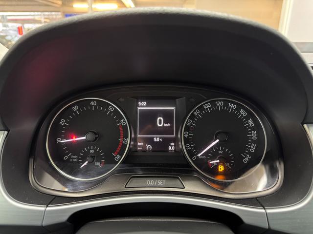 Skoda Fabia Combi AMBITION GREEN TEC AHK SHZ TEMPOMAT 