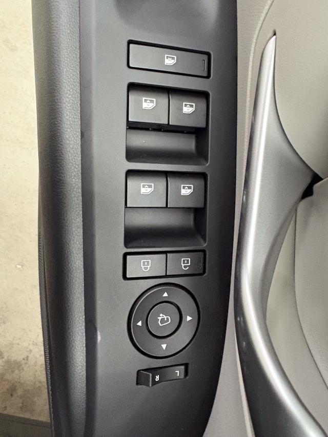 Hyundai TUCSON STYLE AUT KLIMAAUTOMATIK TOTWINKEL NAVI SHZ RFK PDC 