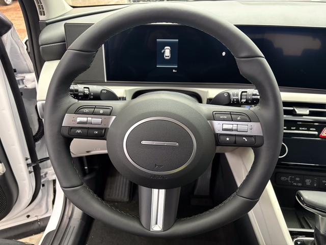 Hyundai TUCSON STYLE AUT KLIMAAUTOMATIK TOTWINKEL NAVI SHZ RFK PDC 