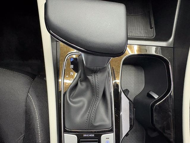 Hyundai TUCSON STYLE AUT KLIMAAUTOMATIK TOTWINKEL NAVI SHZ RFK PDC 