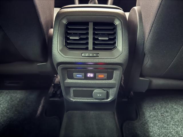 Volkswagen Tiguan HIGHLINE 2.0 TDI NAVI AHK ACC SHZ 