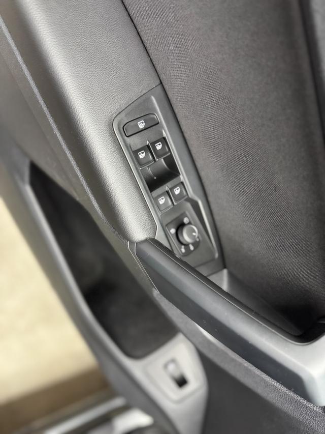 Volkswagen Tiguan HIGHLINE 2.0 TDI NAVI AHK ACC SHZ 