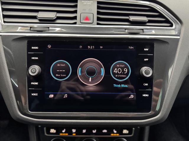 Volkswagen Tiguan HIGHLINE 2.0 TDI NAVI AHK ACC SHZ 