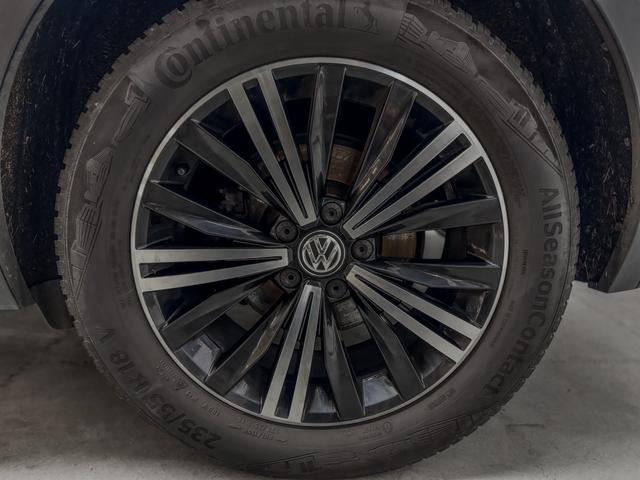 Volkswagen Tiguan HIGHLINE 2.0 TDI NAVI AHK ACC SHZ 