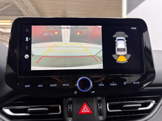 Hyundai i30 Kombi STYLE EDITION NAVI SHZ KLIMAAUTOMATIK RFK LED PDC v+h 